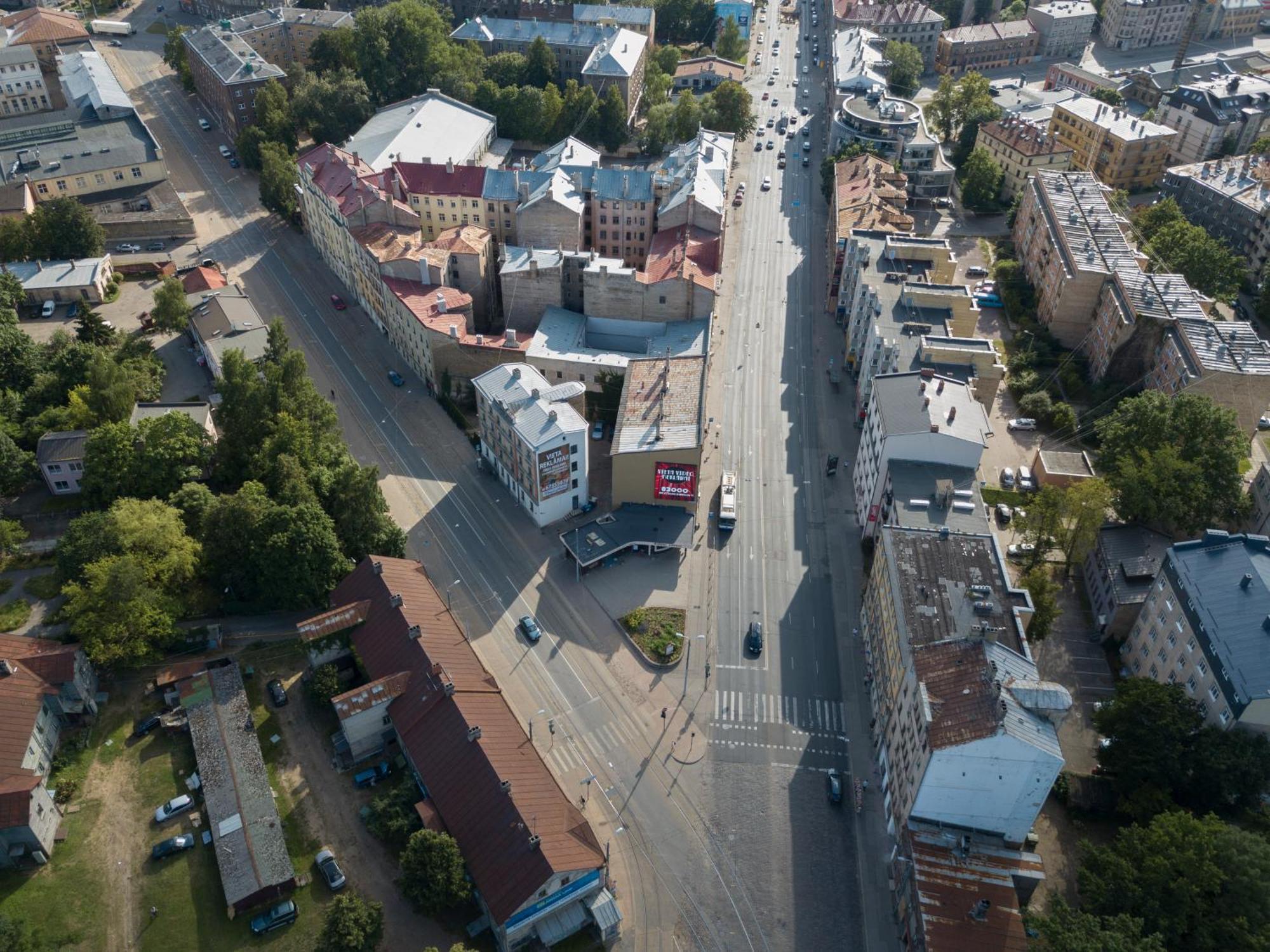 Aparthotel Rīga Exterior foto Aerial view of the street